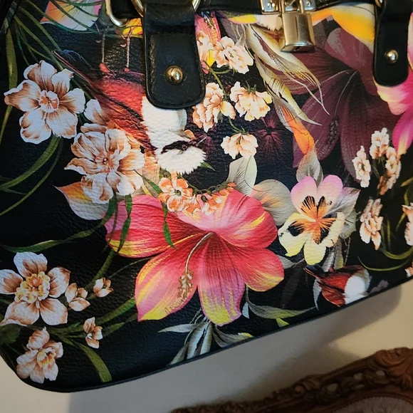 Floral Black Handbag - Picture 5 of 6